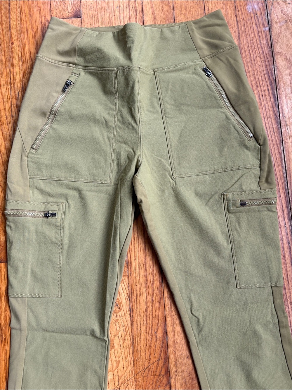 Athleta women’s Olive Green Performance Cargo Pants - Picture 4 of 11